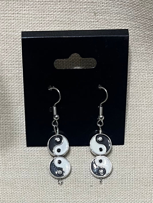 Black and white Yin & yang earrings