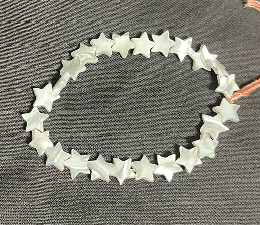 Dyed shell bracelet