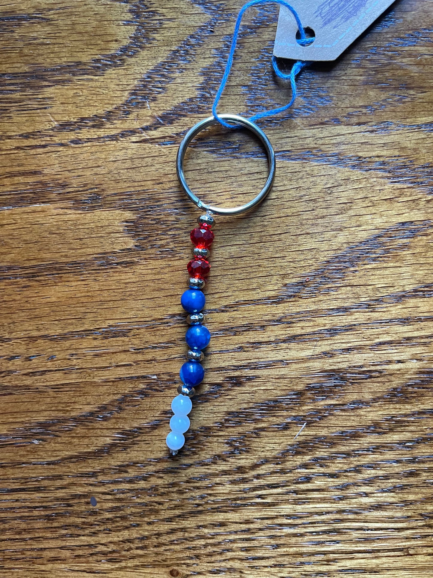 Shell & dyed crackle agate keychain