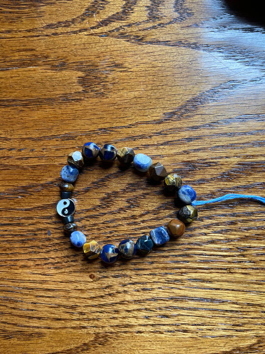 ying yang (Black and white) with stone bracelet