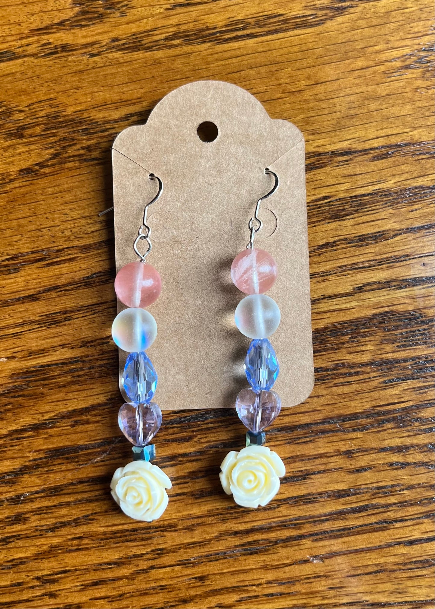 Glass bead earrings with white roses