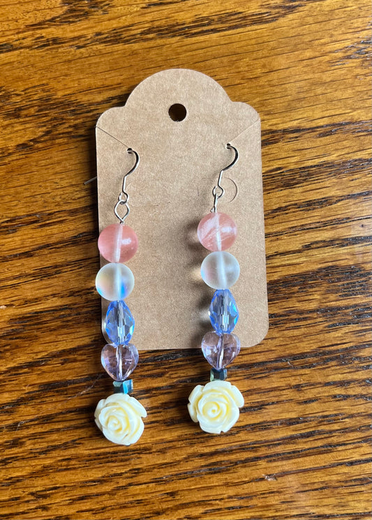 Glass bead earrings with white roses