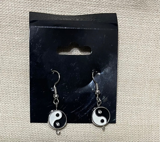 Black and white Yin & yang earrings