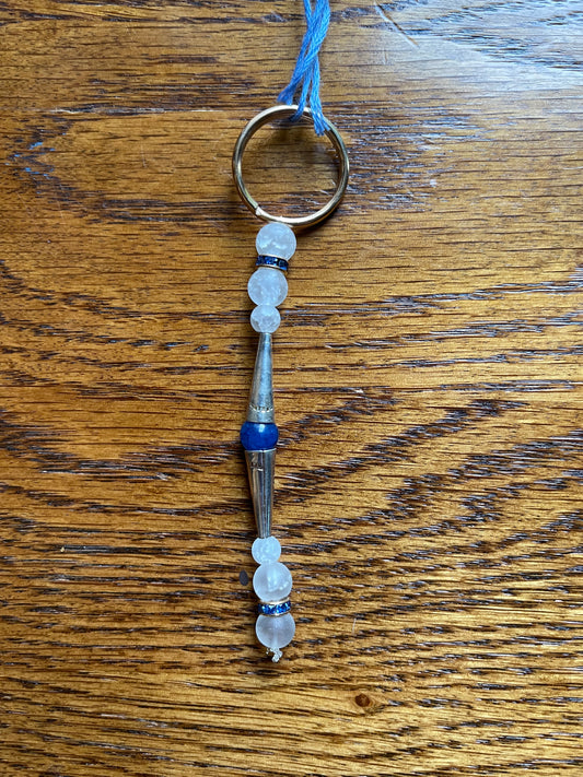 Dyed crackle agate keychain